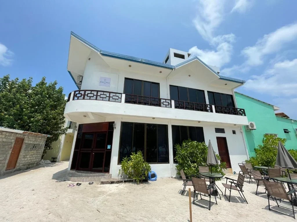Фото отеля Beach Walk Inn Gulhi