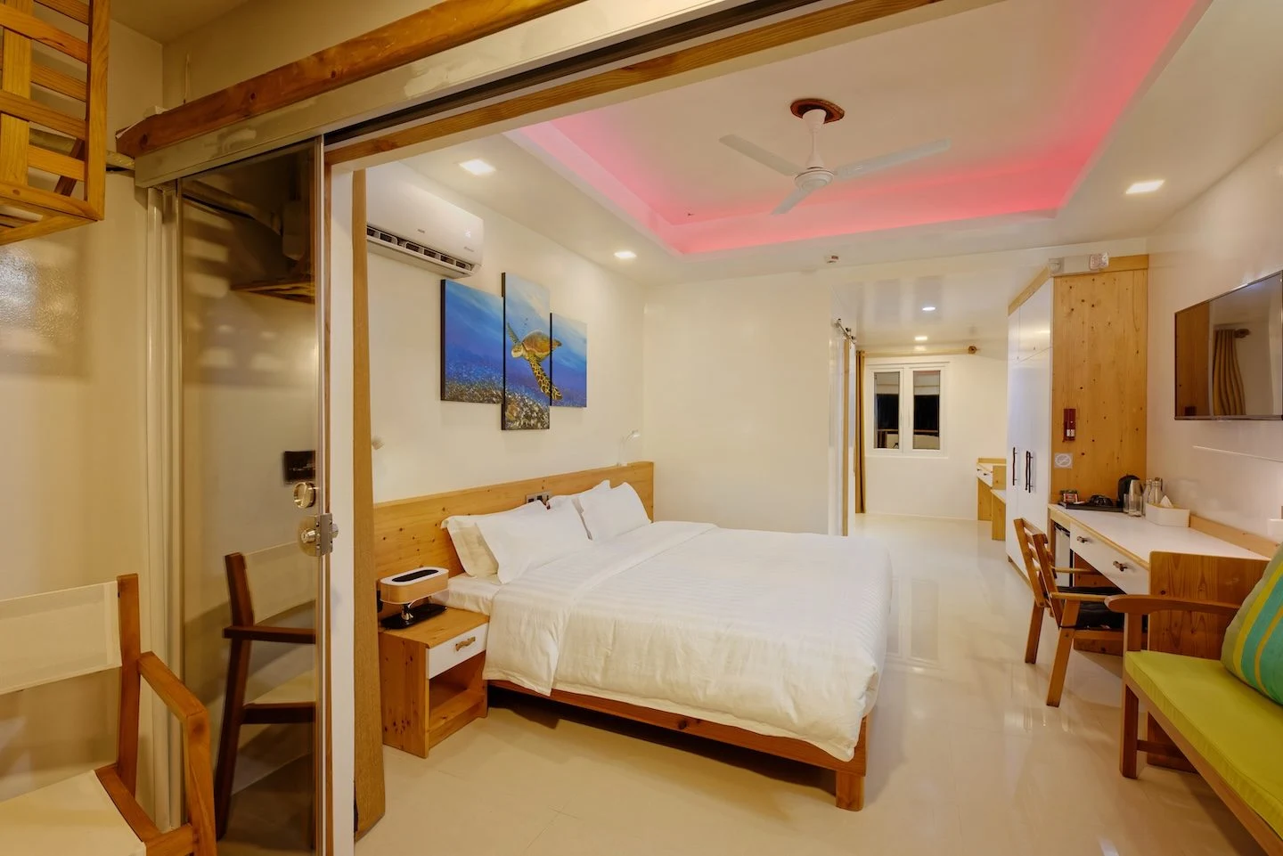 Фото отеля Luau Beach Inn Maldives
