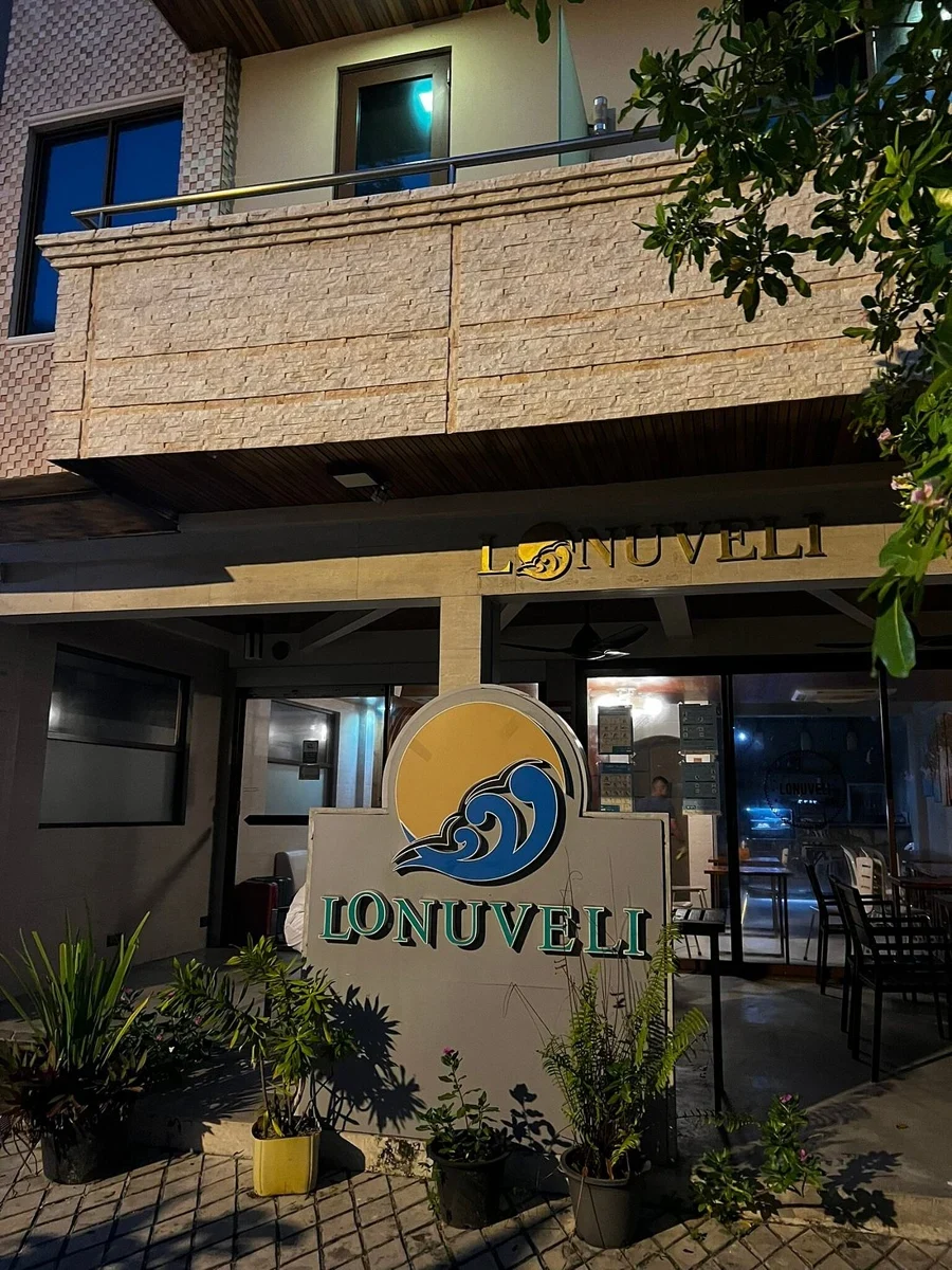 Фото отеля Lonuveli Hotel